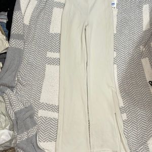 Lululemon Brushed Softstreme Rib Zip Flare 32.5 size 2 NWT CRÈME